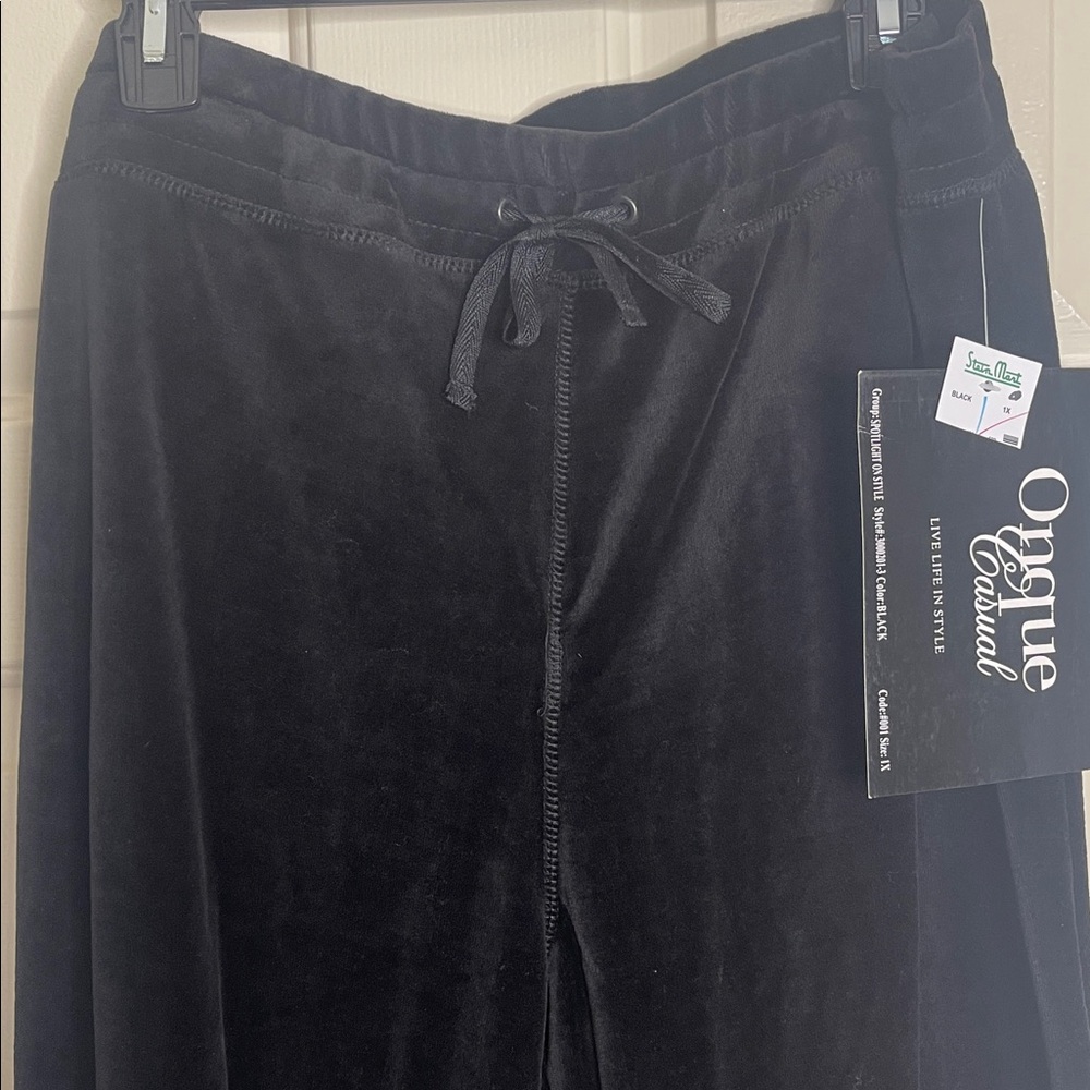 Onque Casual Black Velvet Woman's Wide Leg  Dressy Sweat Pants  Size 1X